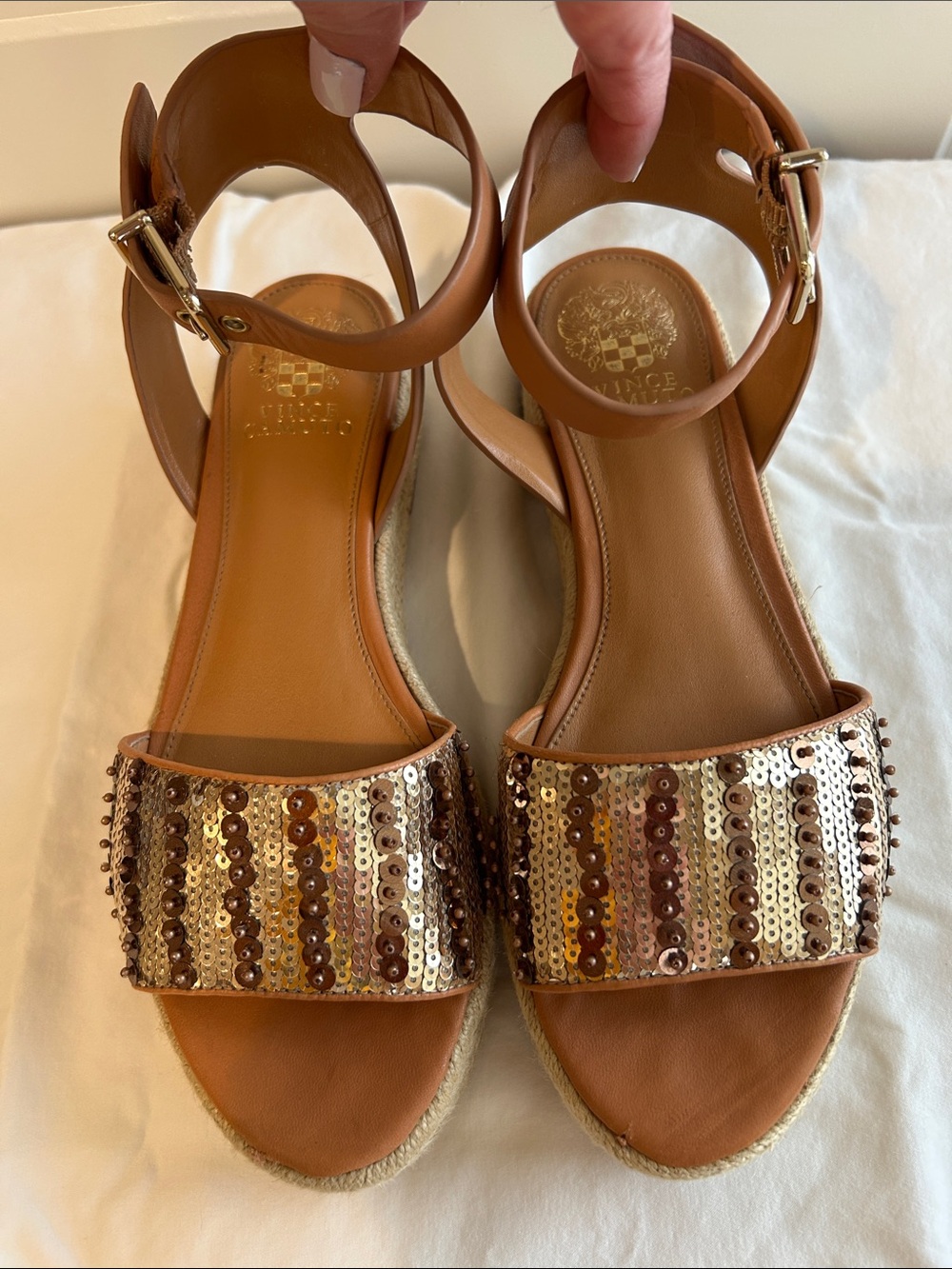 VINCE CAMUTO SANDALS